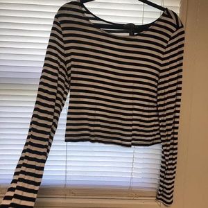 Long sleeve crop top